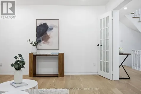 94 Roxana Avenue Vaughan (west Woodbridge) ON L4L 3Y8