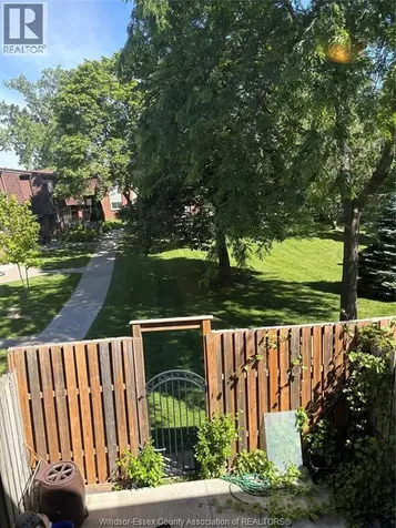 6266 Thornberry Crescent Windsor ON N8T 3A3