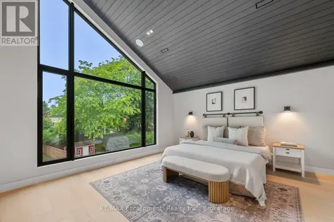 298 Strathcona Drive Burlington (shoreacres) ON L7L 2E1