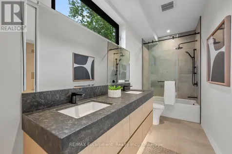 298 Strathcona Drive Burlington (shoreacres) ON L7L 2E1