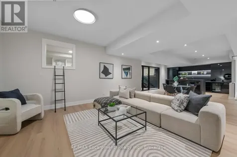 298 Strathcona Drive Burlington (shoreacres) ON L7L 2E1