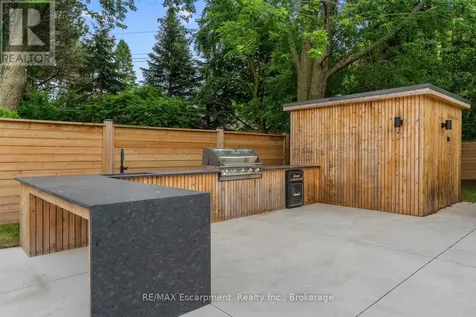 298 Strathcona Drive Burlington (shoreacres) ON L7L 2E1