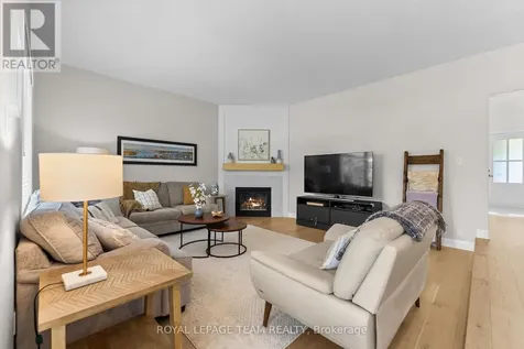 14 Newcastle Avenue Ottawa ON K2K 3B4