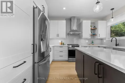 14 Newcastle Avenue Ottawa ON K2K 3B4