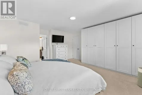 14 Newcastle Avenue Ottawa ON K2K 3B4