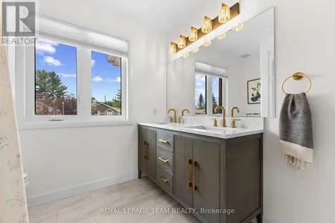14 Newcastle Avenue Ottawa ON K2K 3B4
