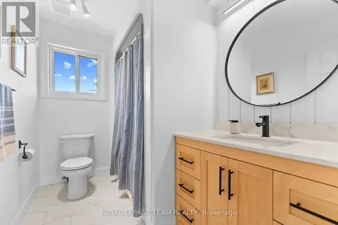 14 Newcastle Avenue Ottawa ON K2K 3B4