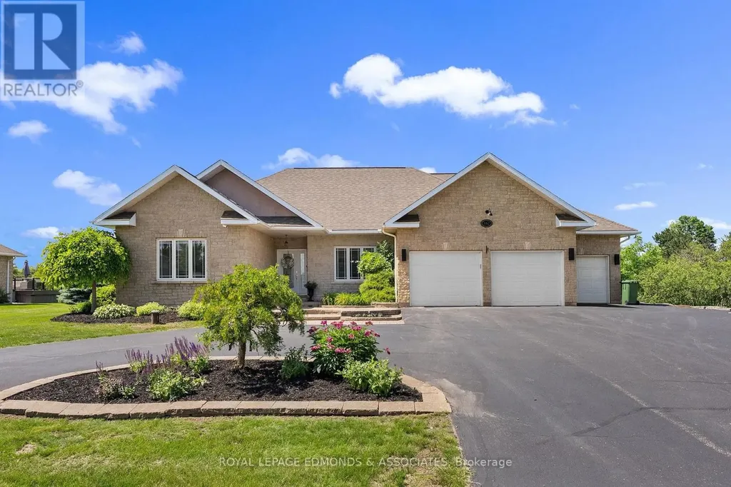 162 Pleasant View Drive Laurentian Valley ON K8B 1B8