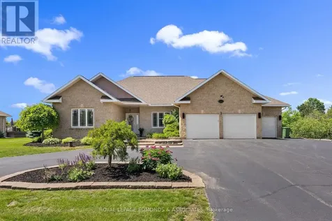 162 Pleasant View Drive Laurentian Valley ON K8B 1B8