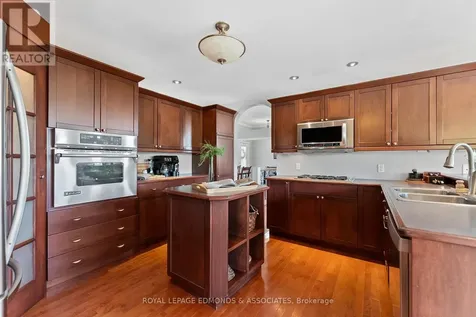 162 Pleasant View Drive Laurentian Valley ON K8B 1B8