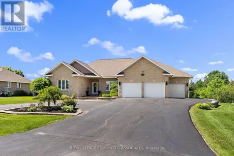 162 Pleasant View Drive Laurentian Valley ON K8B 1B8