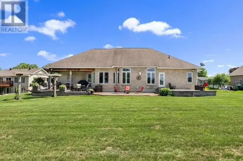 162 Pleasant View Drive Laurentian Valley ON K8B 1B8