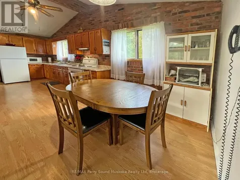 15 Dockside Drive Mckellar ON P0G 1C0