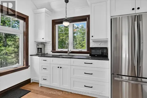 1012 Island 35 Stoney Lake Douro-dummer ON K0L 2H0