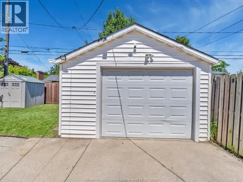 2174 Forest Avenue Windsor ON N8W 2G5