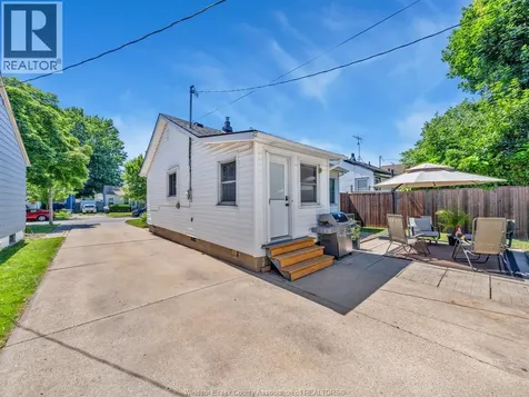 2174 Forest Avenue Windsor ON N8W 2G5