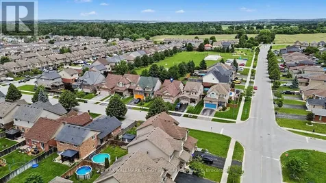11 Red Cedar Lane Essa (angus) ON L3W 0P5