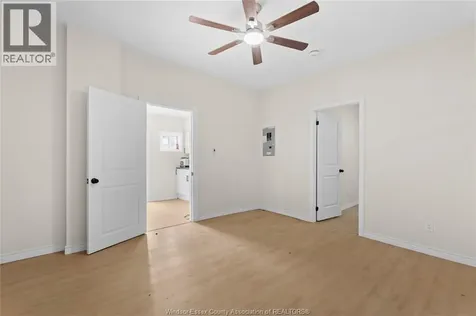 939 Wyandotte Street East Windsor ON N9A 3K1