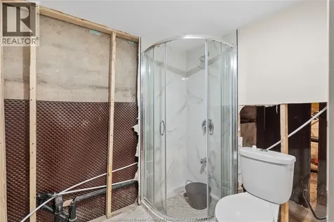 939 Wyandotte Street East Windsor ON N9A 3K1