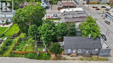 939 Wyandotte Street East Windsor ON N9A 3K1