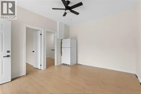 939 Wyandotte Street East Windsor ON N9A 3K1