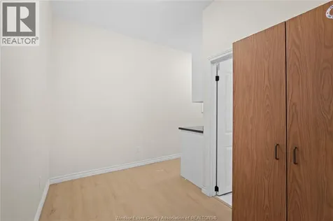 939 Wyandotte Street East Windsor ON N9A 3K1