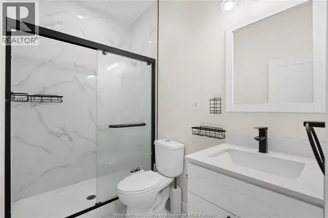 939 Wyandotte Street East Windsor ON N9A 3K1