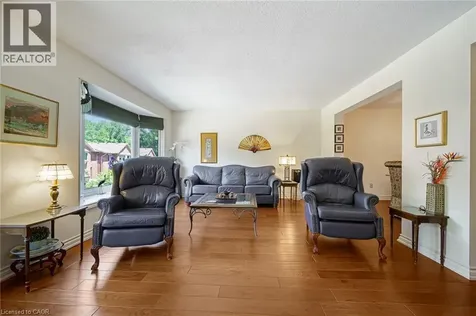 30 Osler Drive Dundas ON L9H 6W3