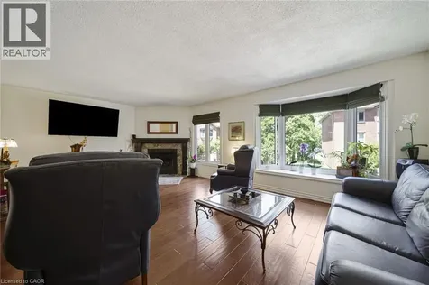 30 Osler Drive Dundas ON L9H 6W3