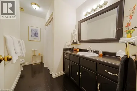 30 Osler Drive Dundas ON L9H 6W3