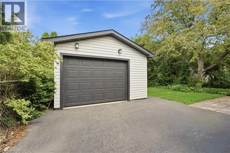 1141 Mohawk Road East Hamilton ON L8T 2S4