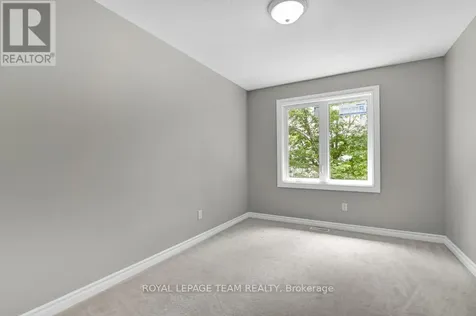 87 Selhurst Avenue Ottawa ON K2G 7C9