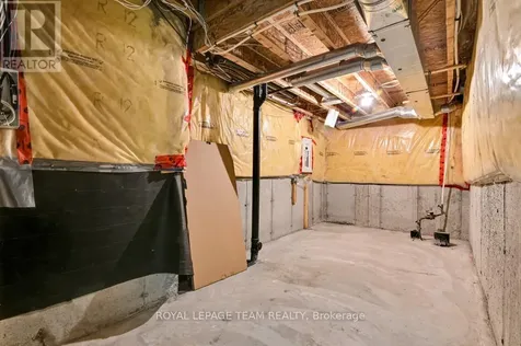 87 Selhurst Avenue Ottawa ON K2G 7C9