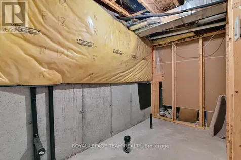 87 Selhurst Avenue Ottawa ON K2G 7C9