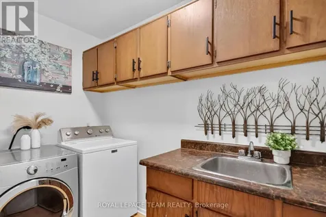 66 Beaufort Drive Ottawa ON K2L 2G3