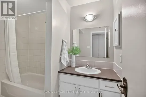 66 Beaufort Drive Ottawa ON K2L 2G3