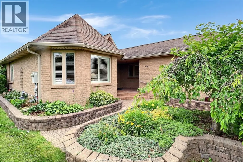 1099 Imperial Crescent Windsor ON N9G 2T4