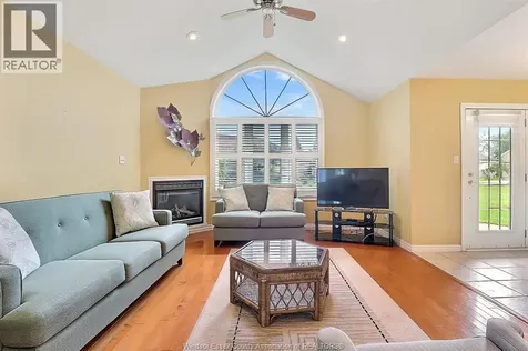 1099 Imperial Crescent Windsor ON N9G 2T4