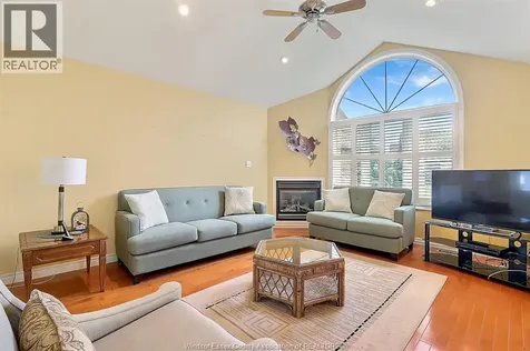 1099 Imperial Crescent Windsor ON N9G 2T4
