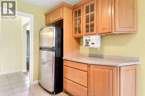 1099 Imperial Crescent Windsor ON N9G 2T4