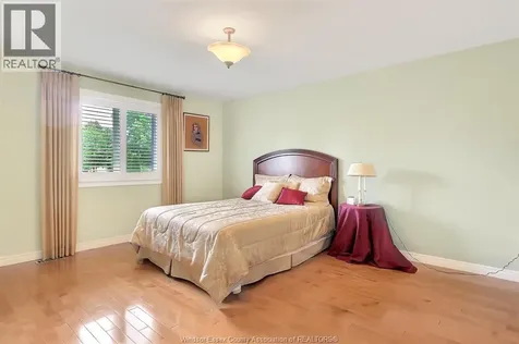 1099 Imperial Crescent Windsor ON N9G 2T4