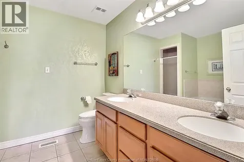 1099 Imperial Crescent Windsor ON N9G 2T4