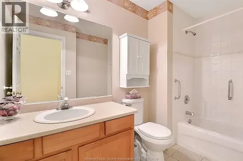 1099 Imperial Crescent Windsor ON N9G 2T4