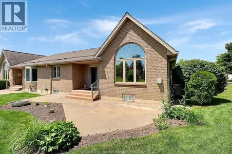 1099 Imperial Crescent Windsor ON N9G 2T4