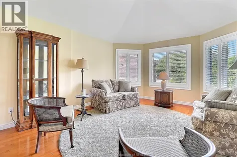 1099 Imperial Crescent Windsor ON N9G 2T4