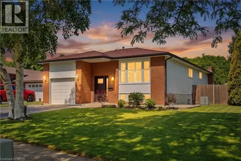 33 Debora Drive Grimsby ON L3M 4J1
