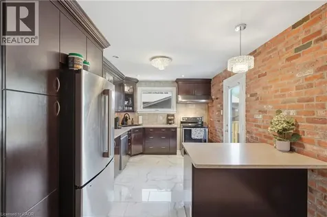 33 Debora Drive Grimsby ON L3M 4J1
