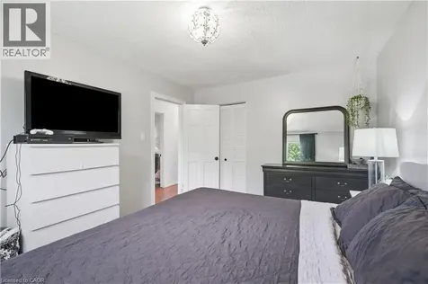 33 Debora Drive Grimsby ON L3M 4J1