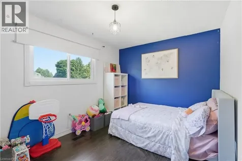 33 Debora Drive Grimsby ON L3M 4J1