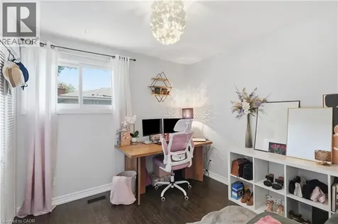 33 Debora Drive Grimsby ON L3M 4J1